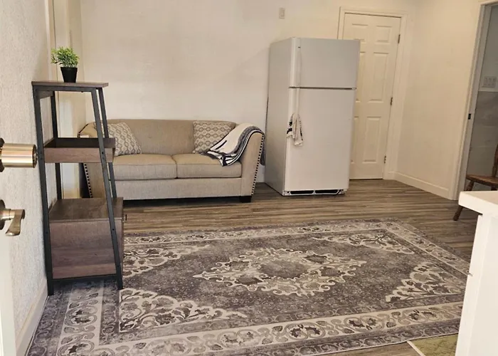 Shasta Om, 1Br1Ba Back Unit